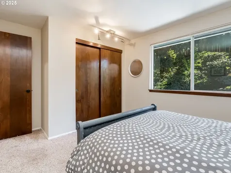 2490 SW Scenic Drive Portland OR 97225