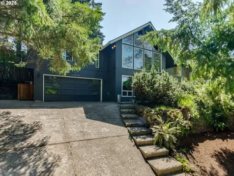2490 SW Scenic Drive Portland OR 97225
