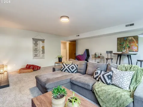 2490 SW Scenic Drive Portland OR 97225