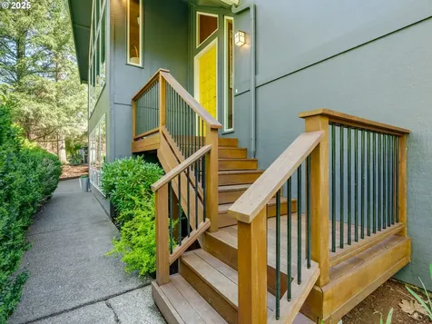 2490 SW Scenic Drive Portland OR 97225
