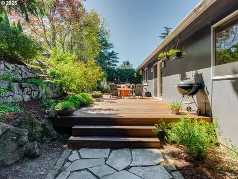 2490 SW Scenic Drive Portland OR 97225