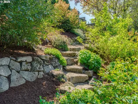 2490 SW Scenic Drive Portland OR 97225