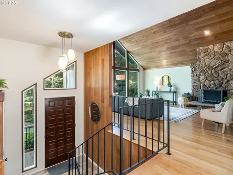 2490 SW Scenic Drive Portland OR 97225
