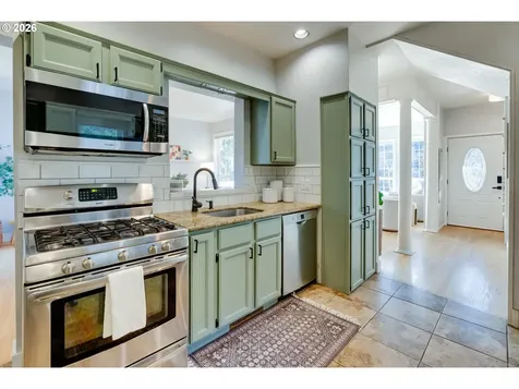 223 S Whitaker Street Portland OR 97239
