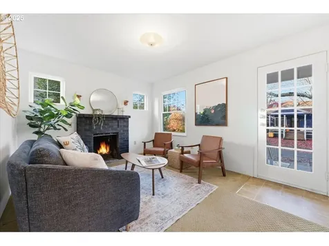 4704 SE Madison Street Portland OR 97215