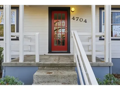 4704 SE Madison Street Portland OR 97215