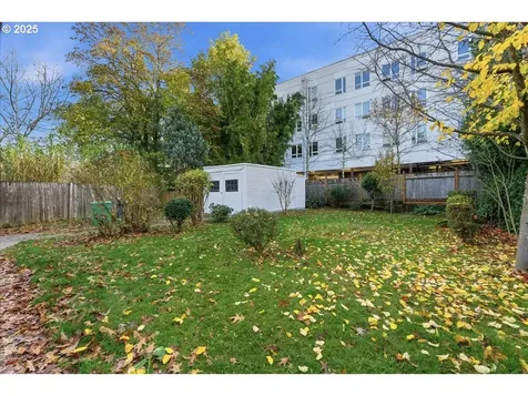 4704 SE Madison Street Portland OR 97215