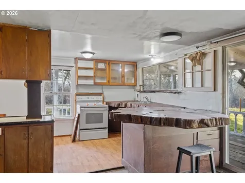 93703 Lower Norway Lane Myrtle Point OR 97458