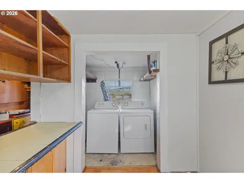 93703 Lower Norway Lane Myrtle Point OR 97458