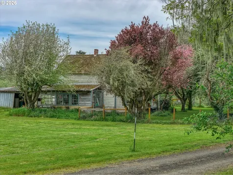 93703 Lower Norway Lane Myrtle Point OR 97458