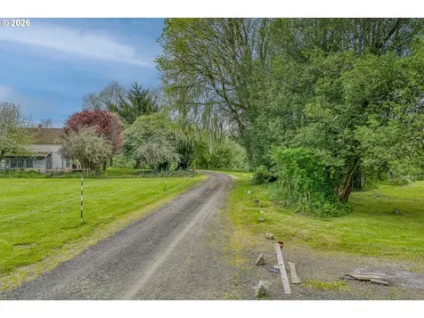 93703 Lower Norway Lane Myrtle Point OR 97458