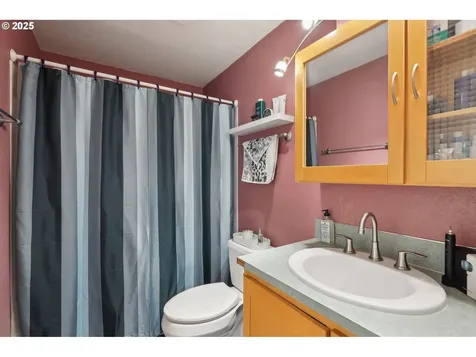 713 NE 123rd Avenue Vancouver WA 98684
