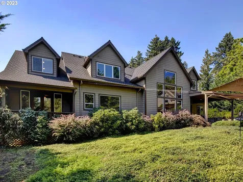 1425 SW Medwyn Terrace Portland OR 97219