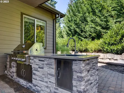 1425 SW Medwyn Terrace Portland OR 97219