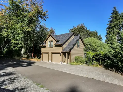 1425 SW Medwyn Terrace Portland OR 97219
