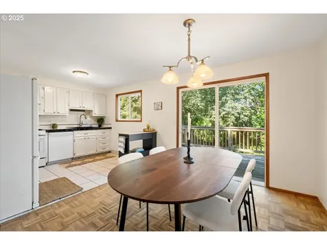 4833 SW Palatine Street Portland OR 97219
