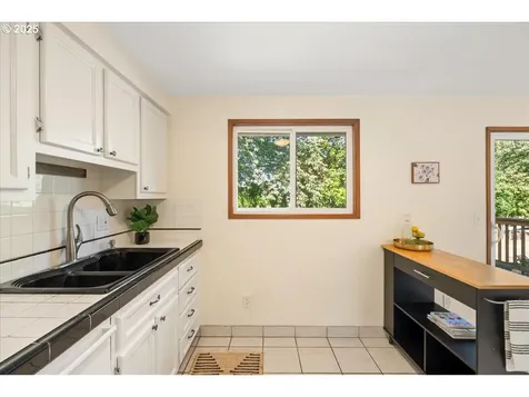 4833 SW Palatine Street Portland OR 97219