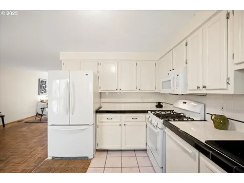 4833 SW Palatine Street Portland OR 97219