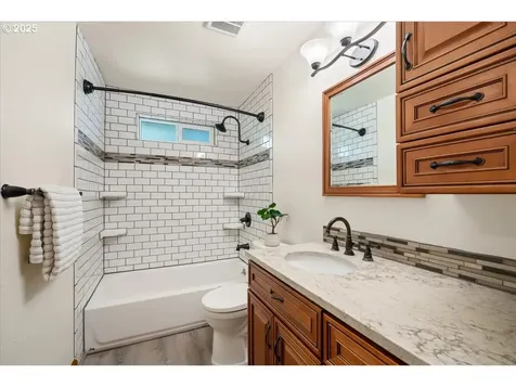 4833 SW Palatine Street Portland OR 97219