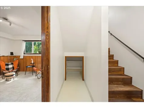 4833 SW Palatine Street Portland OR 97219