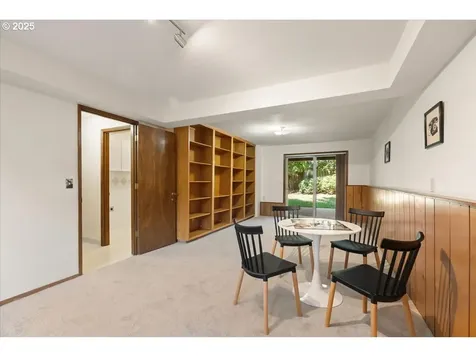4833 SW Palatine Street Portland OR 97219