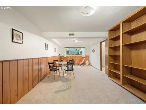 4833 SW Palatine Street Portland OR 97219