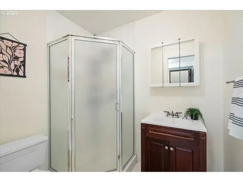 4833 SW Palatine Street Portland OR 97219