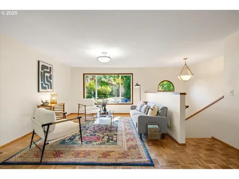 4833 SW Palatine Street Portland OR 97219