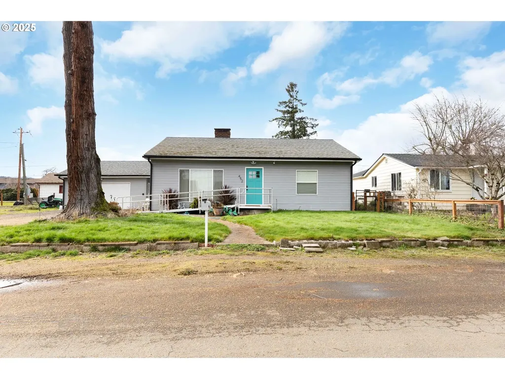 452 W Alpha Street Roseburg OR 97471