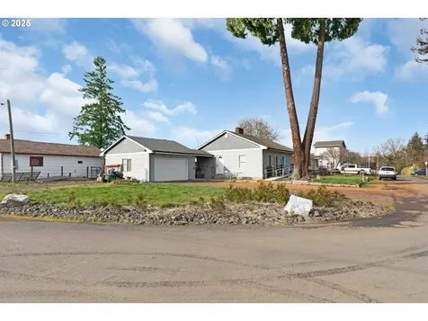 452 W Alpha Street Roseburg OR 97471