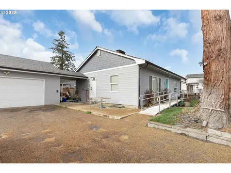 452 W Alpha Street Roseburg OR 97471
