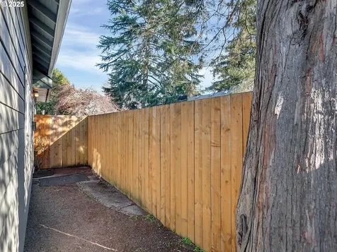 525 SW Fellows Street Mcminnville OR 97128