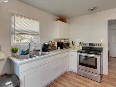 525 SW Fellows Street Mcminnville OR 97128