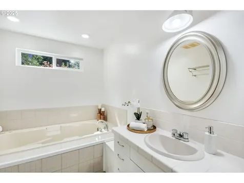 1130 Laurel Street Lake Oswego OR 97034