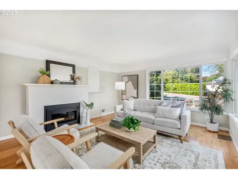1130 Laurel Street Lake Oswego OR 97034