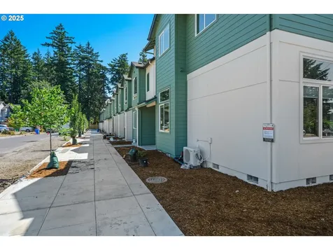 14846 NE Couch Street Portland OR 97230