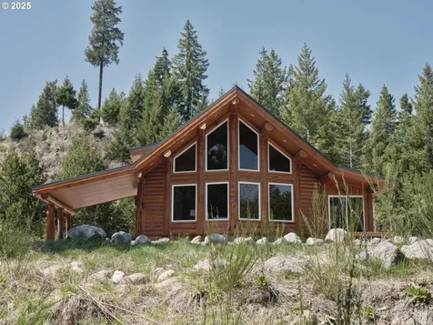 192 Sasquatch Way Cougar WA 98616