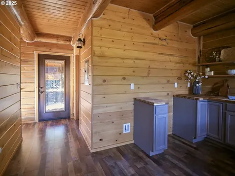 192 Sasquatch Way Cougar WA 98616