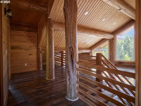 192 Sasquatch Way Cougar WA 98616