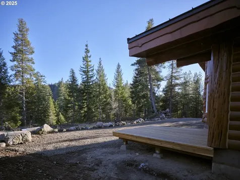 192 Sasquatch Way Cougar WA 98616