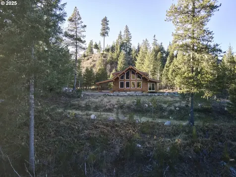 192 Sasquatch Way Cougar WA 98616