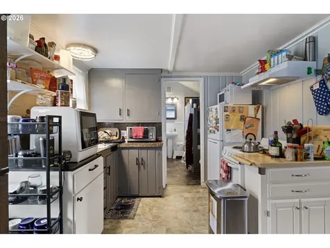 640 N Garden Way Eugene OR 97401