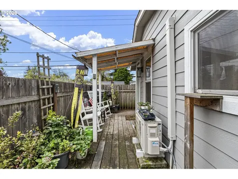 640 N Garden Way Eugene OR 97401