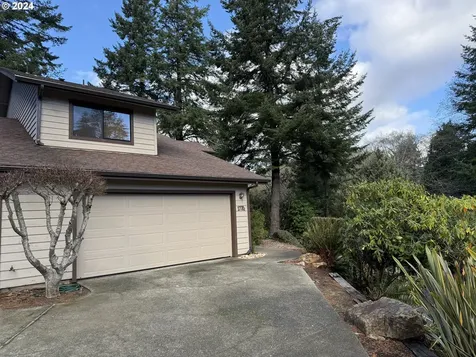 1735 Arch Lane Brookings OR 97415