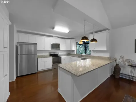 1735 Arch Lane Brookings OR 97415