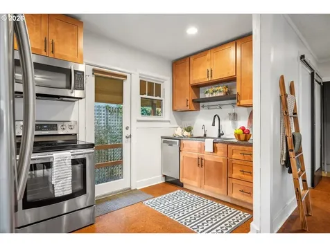6208 NE 33rd Avenue Portland OR 97211