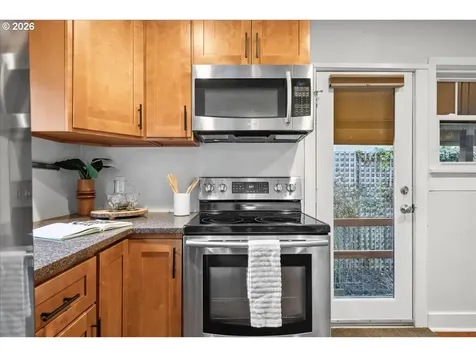6208 NE 33rd Avenue Portland OR 97211