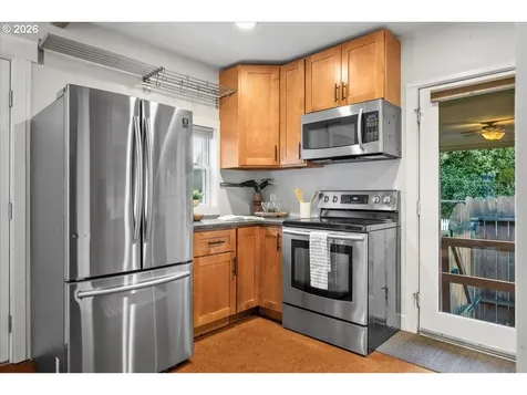 6208 NE 33rd Avenue Portland OR 97211
