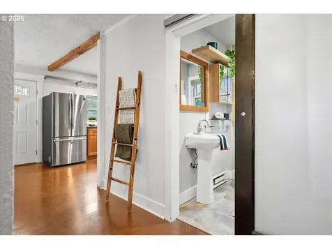 6208 NE 33rd Avenue Portland OR 97211