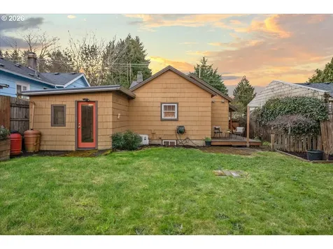 6208 NE 33rd Avenue Portland OR 97211